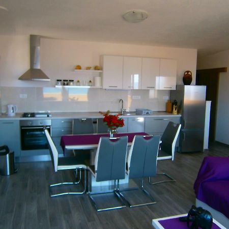 Komiža Apartment Willy מראה חיצוני תמונה
