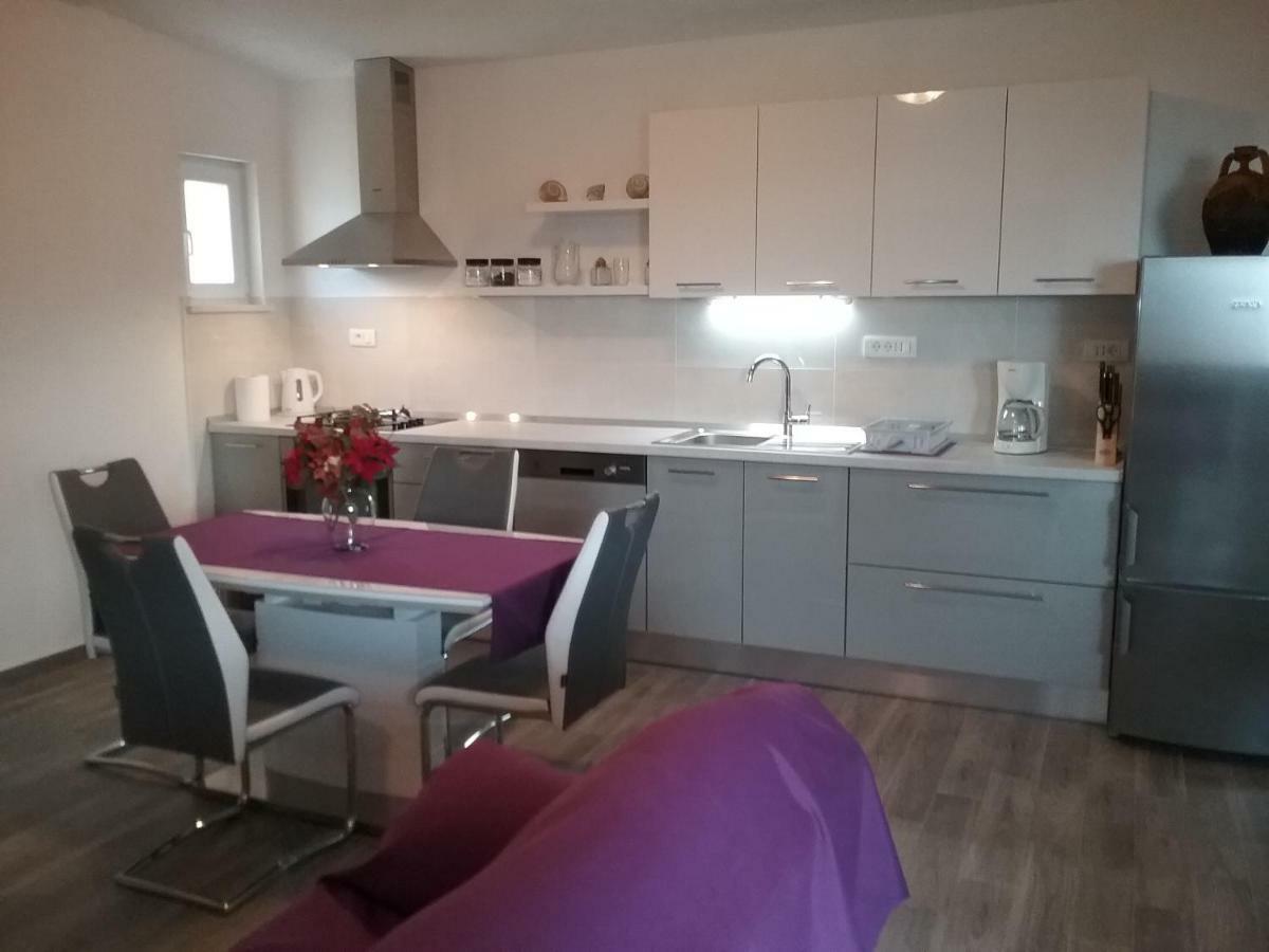 Komiža Apartment Willy מראה חיצוני תמונה