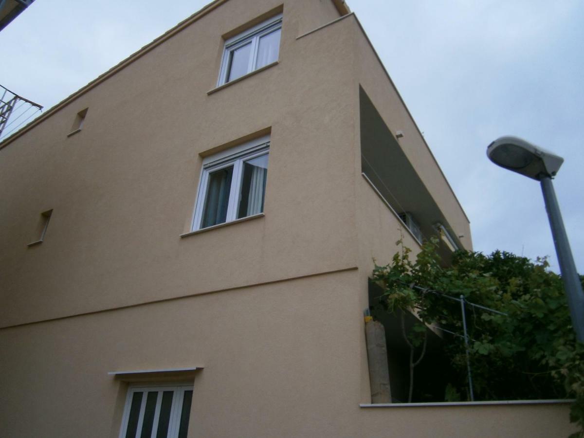 Komiža Apartment Willy מראה חיצוני תמונה