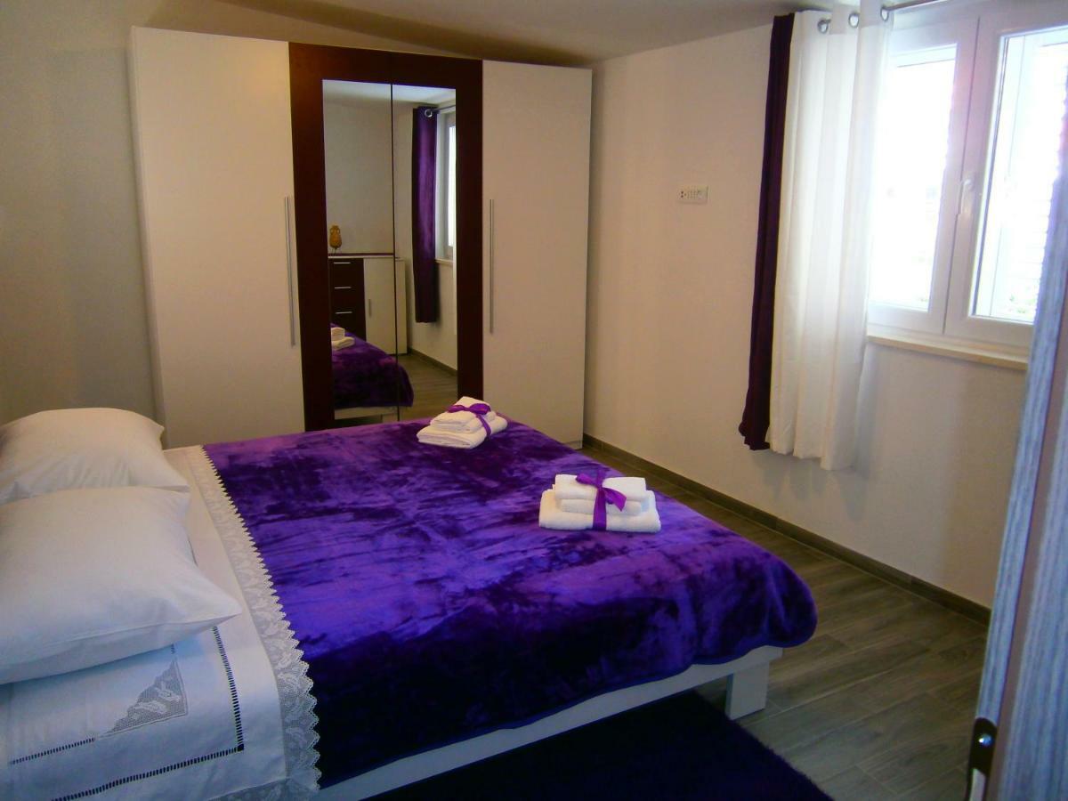 Komiža Apartment Willy מראה חיצוני תמונה