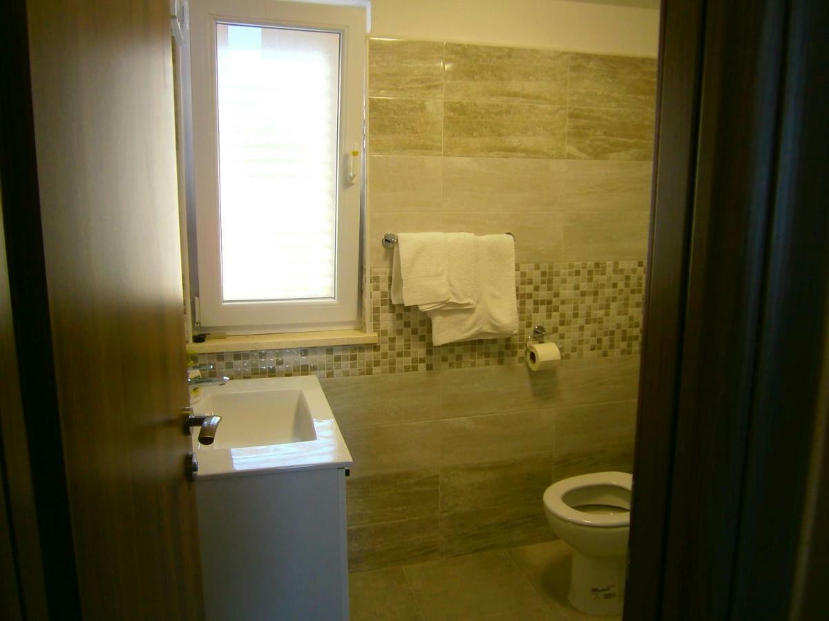 Komiža Apartment Willy מראה חיצוני תמונה