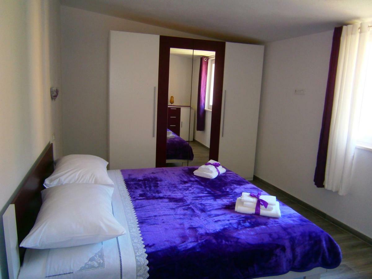 Komiža Apartment Willy מראה חיצוני תמונה