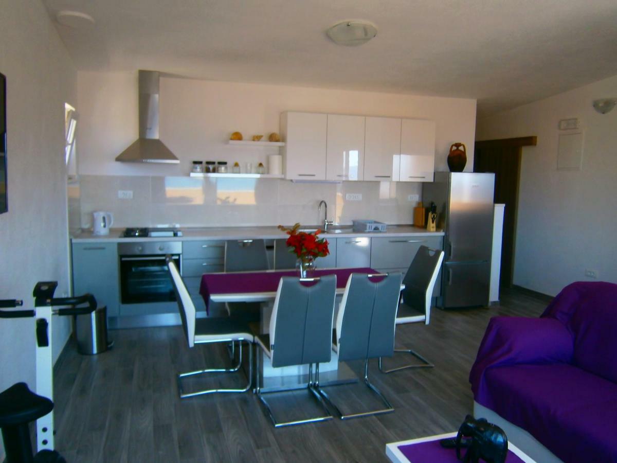 Komiža Apartment Willy מראה חיצוני תמונה